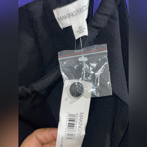 Making The Cut Women's Drapey Shoulder Cropped Top in Black - Picture 6 of 12